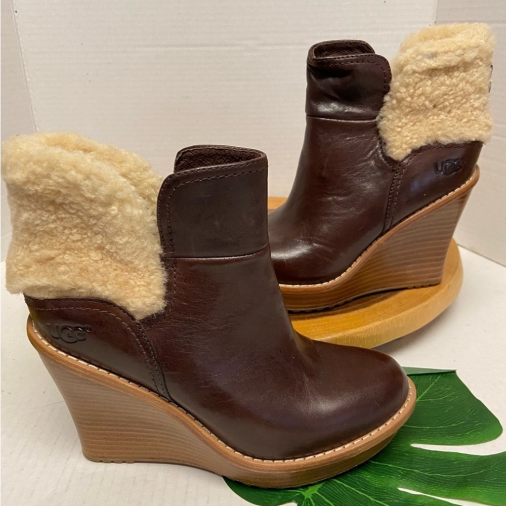 UGG Stacked wedge Heel Leather Sherpa Ankle Boots